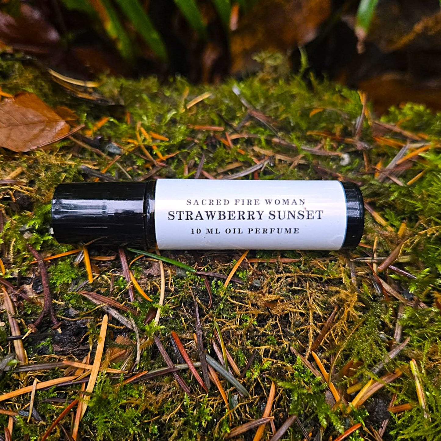 Strawberry Sunset Oil Perfume – 10 ml Roller | Strawberry, Bourbon & Vanilla